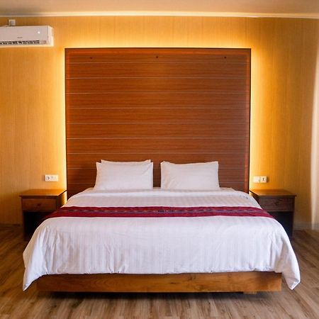 Christika Homestay Labuan Bajo Exterior foto