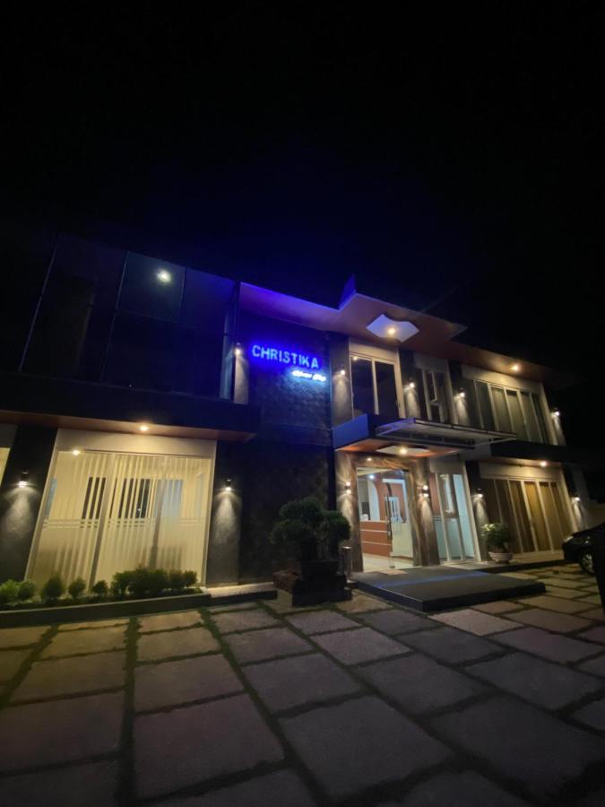 Christika Homestay Labuan Bajo Exterior foto
