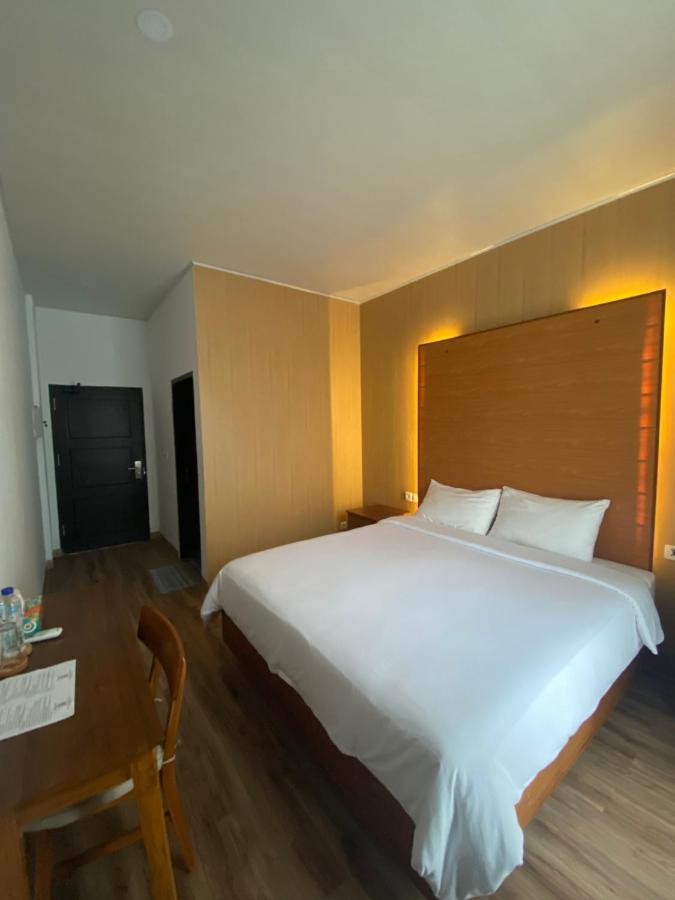Christika Homestay Labuan Bajo Exterior foto