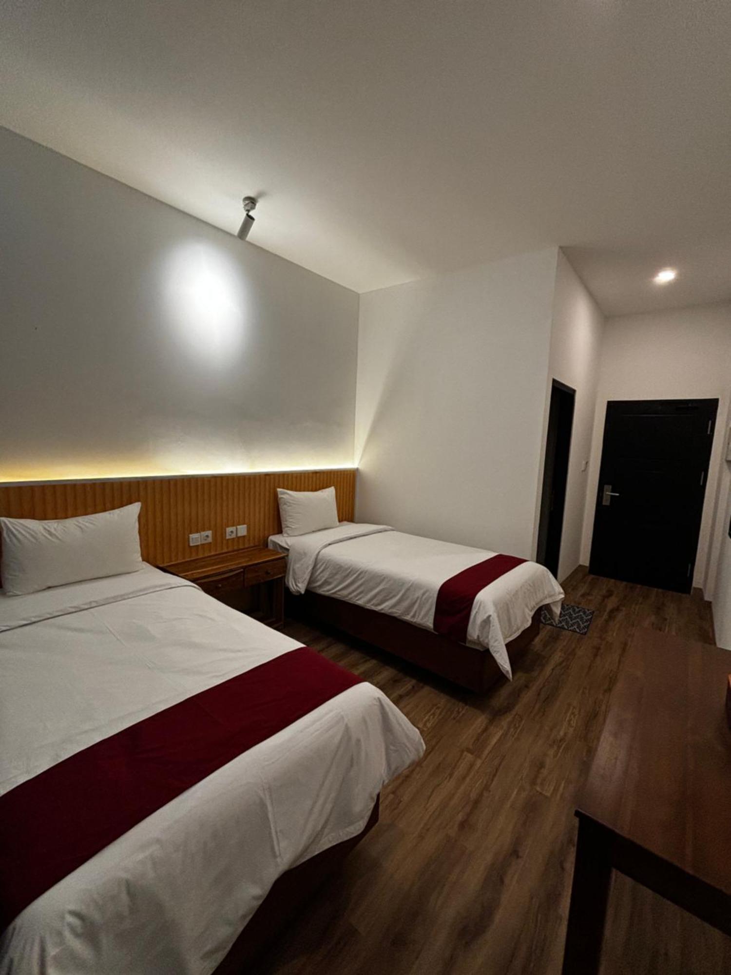 Christika Homestay Labuan Bajo Exterior foto